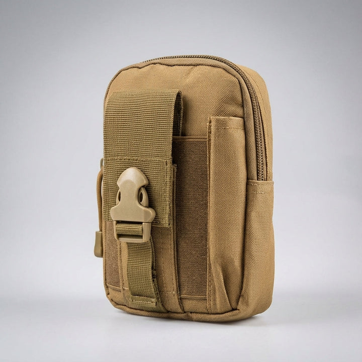 Zwart tactisch MOLLE etui, ideaal voor organisatie van essentials. Bevestig aan rugzak of riem voor outdoor avonturen.