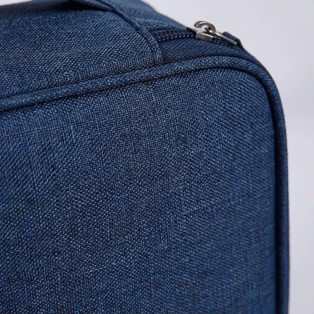 Duurzame tech pouch beschermhoes voor elektronica, houdt je opladers veilig en geordend op reis.