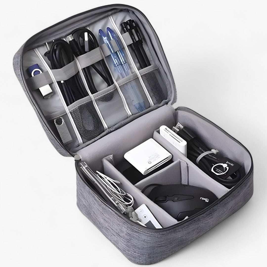 Reisvriendelijke TechTidy organizer voor al je tech-accessoires, compact en makkelijk mee te nemen.