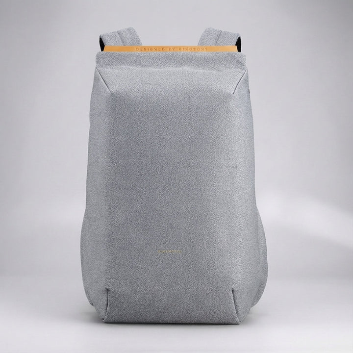 Detail van de duurzame FlexPorter compacte laptoprugzak 15 inch, hoogwaardige afwerking en modern design.