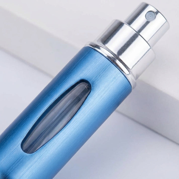Eenvoudig navulbare parfumverstuiver. Lekvrij reisflesje voor parfum en andere cosmetica onderweg.