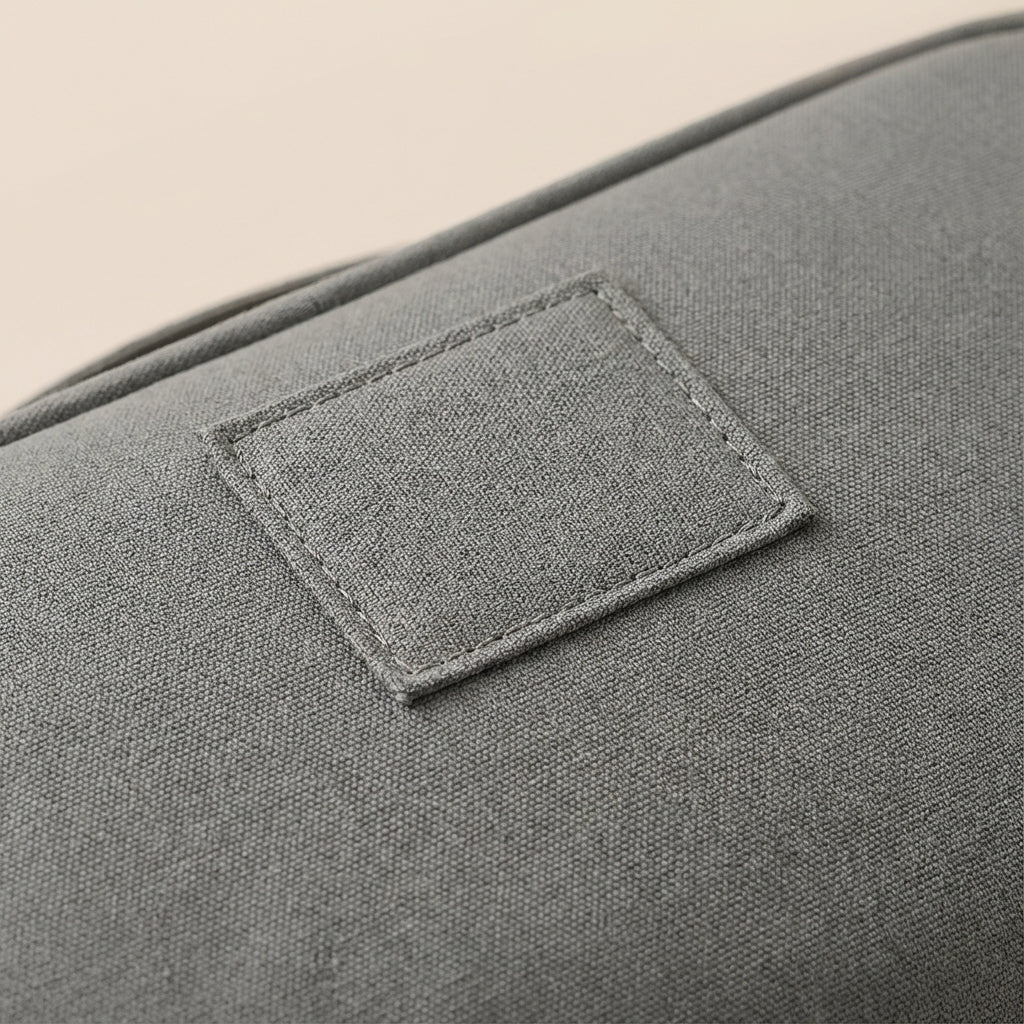 Duurzame, waterdichte Neatify reistoilettas voor mannen en vrouwen. Perfect voor vakantie en badkameropslag.