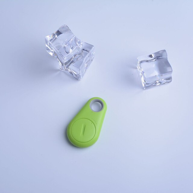 Slimme PawFinder huisdier gadget: GPS tracker voor directe locatiebepaling van hond of kat.