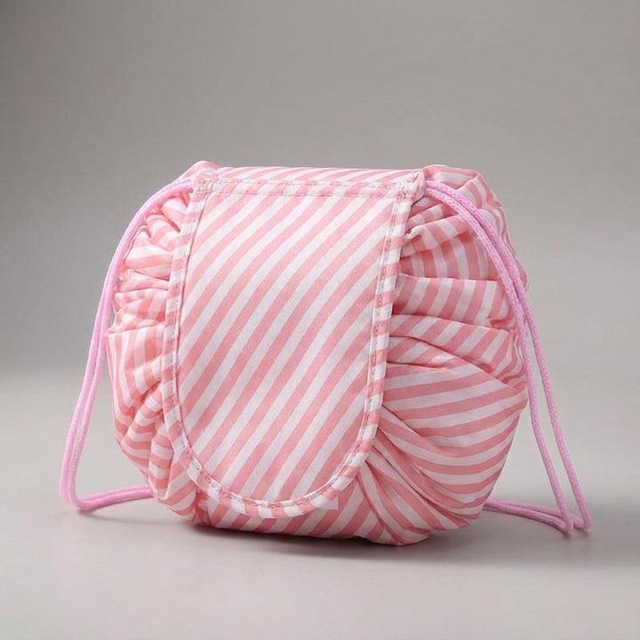 Praktische toilettas voor reizen, make-up organizer en badkameraccessoire; compact.