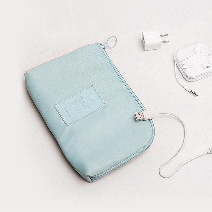 Waterdichte elektronica organizer met extra mini opbergtas voor kleine accessoires.