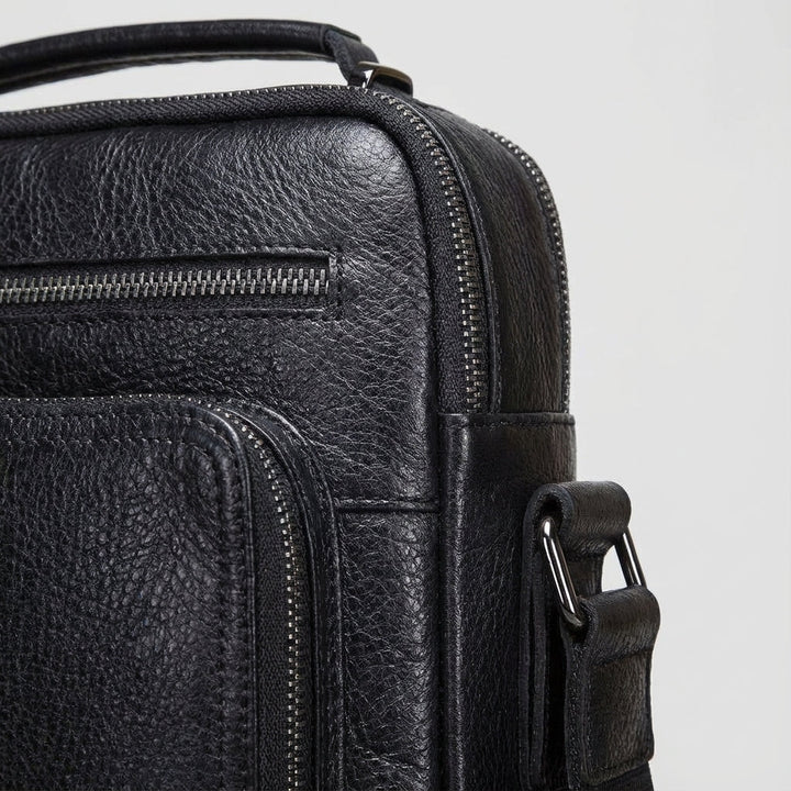 Unisex EnduraBag messenger tas van echt leer, comfortabel te dragen voor zowel werk als reizen.