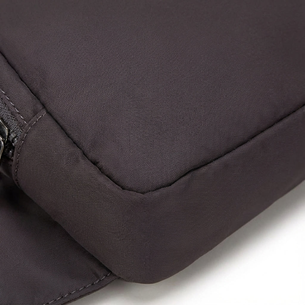 Unisex Pocklet buideltas van compact nylon, waterafstotend en comfortabel voor al je essentials.