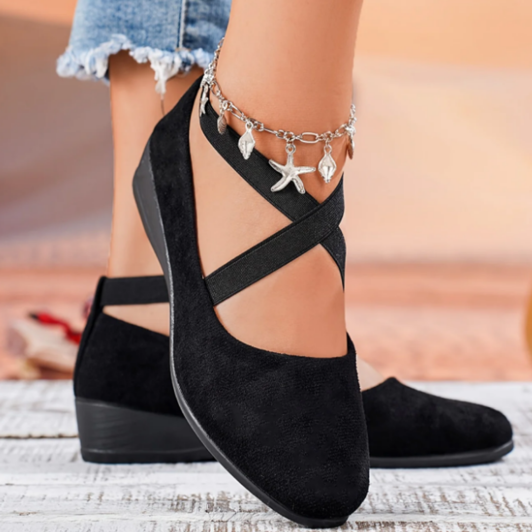 Beige dames balletpumps, elegant ontwerp, comfortabel dankzij de gecamoufleerde hak, ideaal voor dagelijks gebruik en gelegenheden.