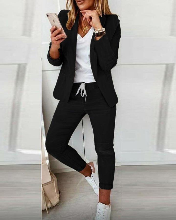 Moderne dames blazer set in blauw, veelzijdig en geschikt voor diverse stijlen.