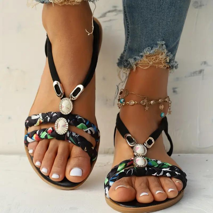 Dames Boho Sandalen met elastische banden, plat en comfortabel, perfect voor zomerse outfits in verschillende kleuren.