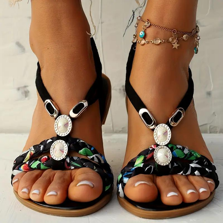 Dames Boho Sandalen met elastische banden, plat en comfortabel, perfect voor zomerse outfits in verschillende kleuren.