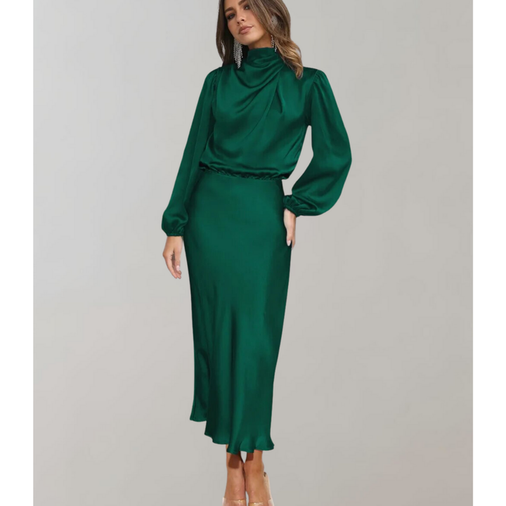 Dames midi-jurk met coltrui en lange mouwen in een elegante zwart-witte look, knielang met een verfijnd silhouet en stijlvolle kraag