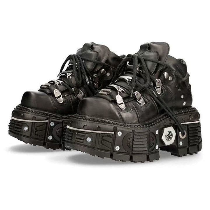 Dames high-top laarzen, robuust leer, rubberen zool, veters, metalen accenten, casual en urban, veelzijdig te gebruiken.
