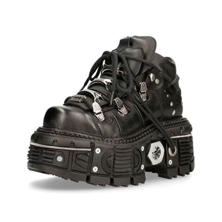 Dames high-top laarzen, robuust leer, rubberen zool, veters, metalen accenten, casual en urban, veelzijdig te gebruiken.