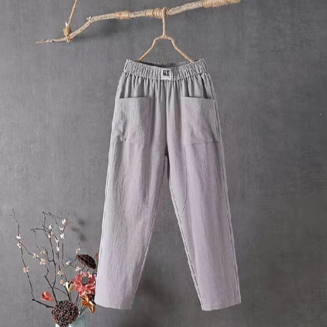 Dames Linnen Broek in diverse modieuze kleuren, elegant van design, gemaakt van hoogwaardig materiaal, ideaal voor kantoor en vrije tijd.