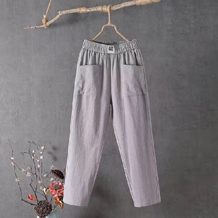 Dames Linnen Broek in diverse modieuze kleuren, elegant van design, gemaakt van hoogwaardig materiaal, ideaal voor kantoor en vrije tijd.