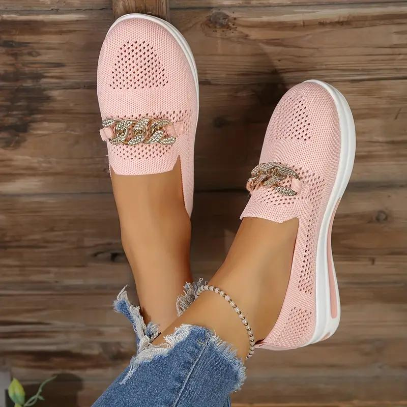 Dames loafer schoenen in beige, klassiek ontwerp met antislipzolen, ideaal voor formele en casual gelegenheden.