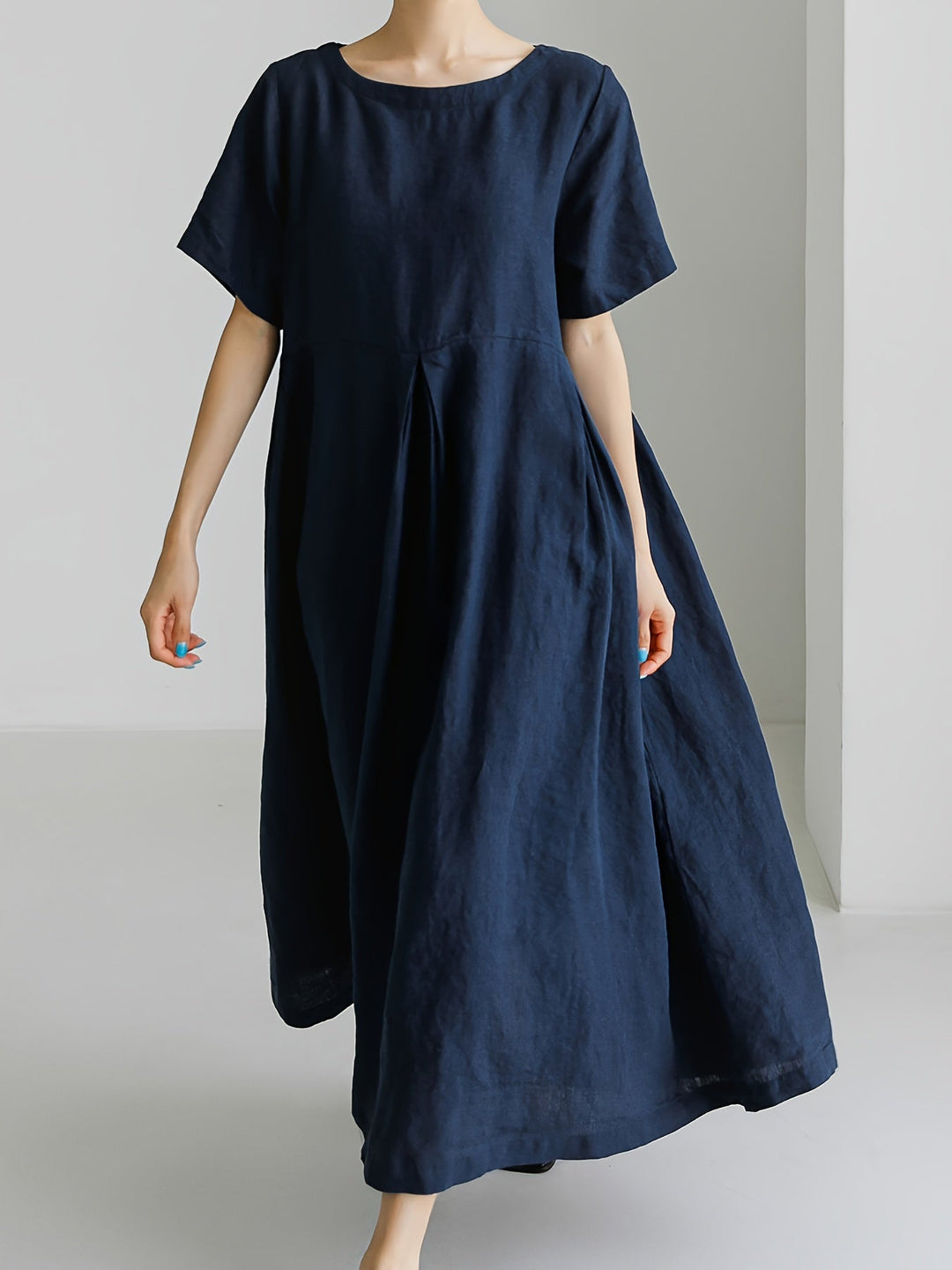 Elegante linnen maxi jurk voor dames: knielang, korte mouwen, losse pasvorm, ademend, ideaal voor de zomer.