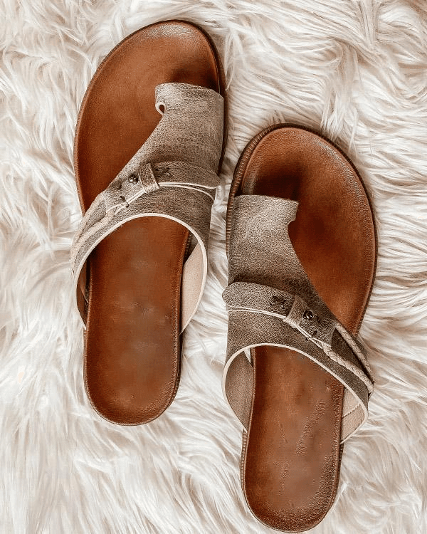 Dames orthopedische comfort sandalen met verstelbare bandjes, anatomisch voetbed en antislipzool in beige.