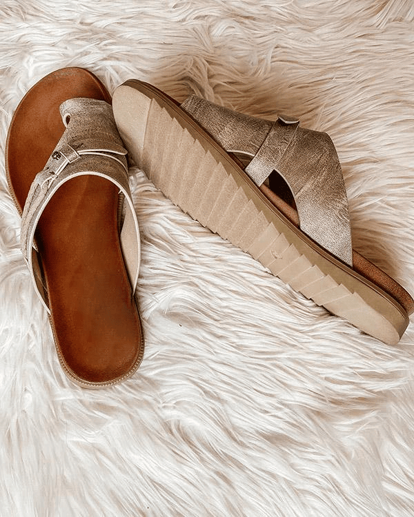 Dames orthopedische comfort sandalen met verstelbare bandjes, anatomisch voetbed en antislipzool in beige.