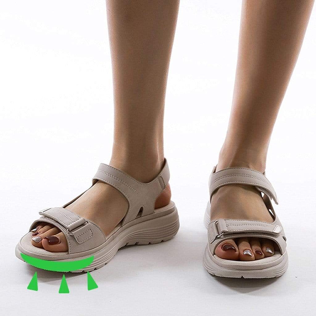 Dames orthopedische sandalen, beige, met verstelbare bandjes en plateauzool voor comfort en stijl.