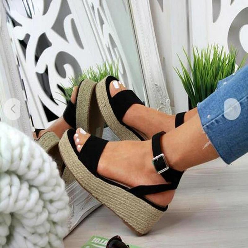 Stijlvolle dames plateauzool sandalen, elegant en comfortabel, perfect voor elke gelegenheid en chique outfits.