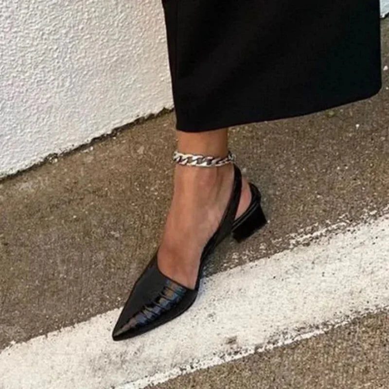 Dames sandalen met zachte zool, stijlvol design, ideaal voor comfort en elegantie tijdens zomerse uitstapjes.