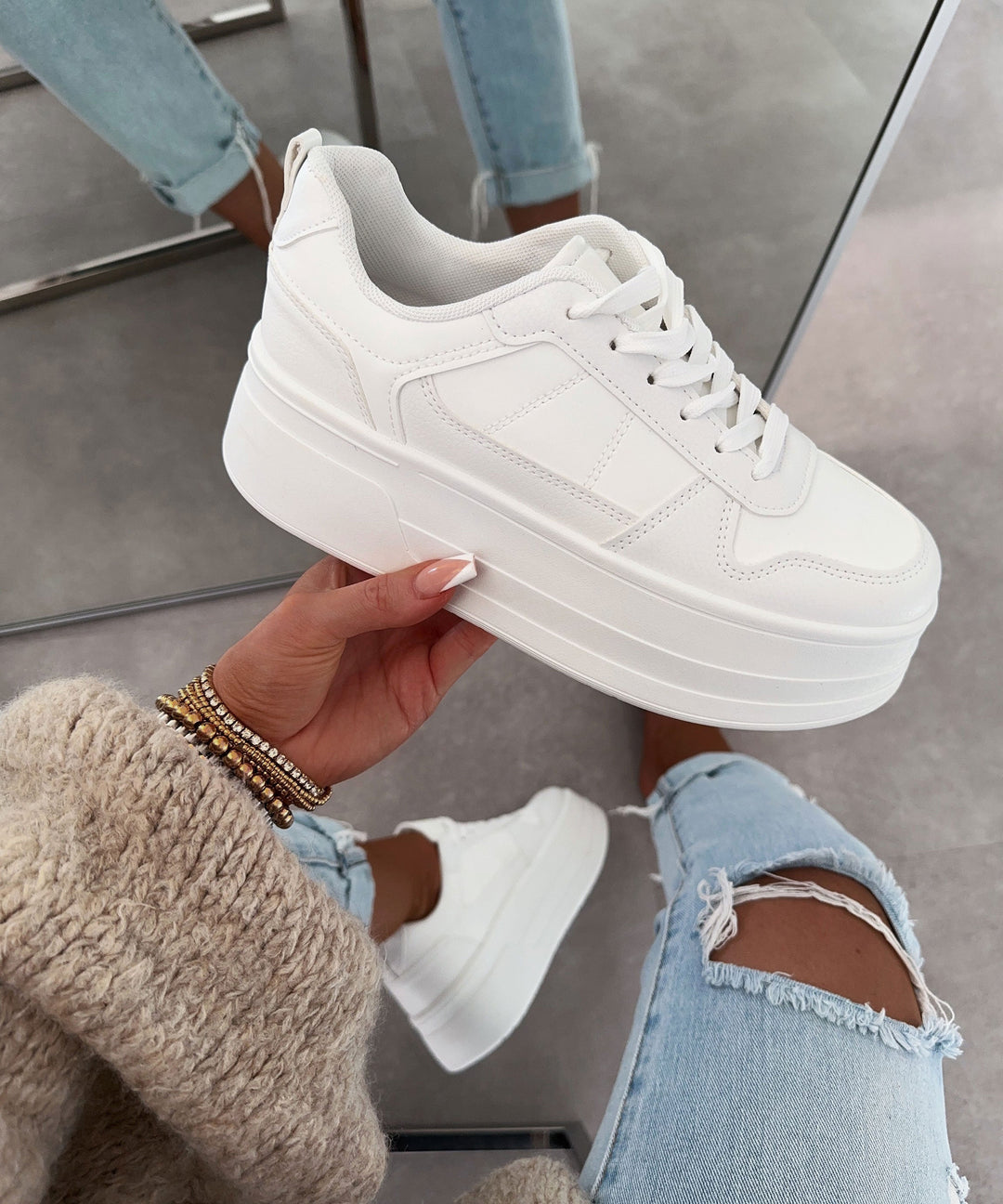 Dames sneakers Georgia wit, perfect voor een casual maar elegante look, met hoogwaardige afwerking.