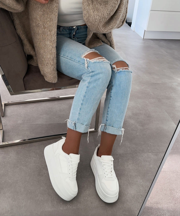 Dames sneakers Georgia wit, detailweergave van de kwaliteitsafwerking en het stralend witte design.
