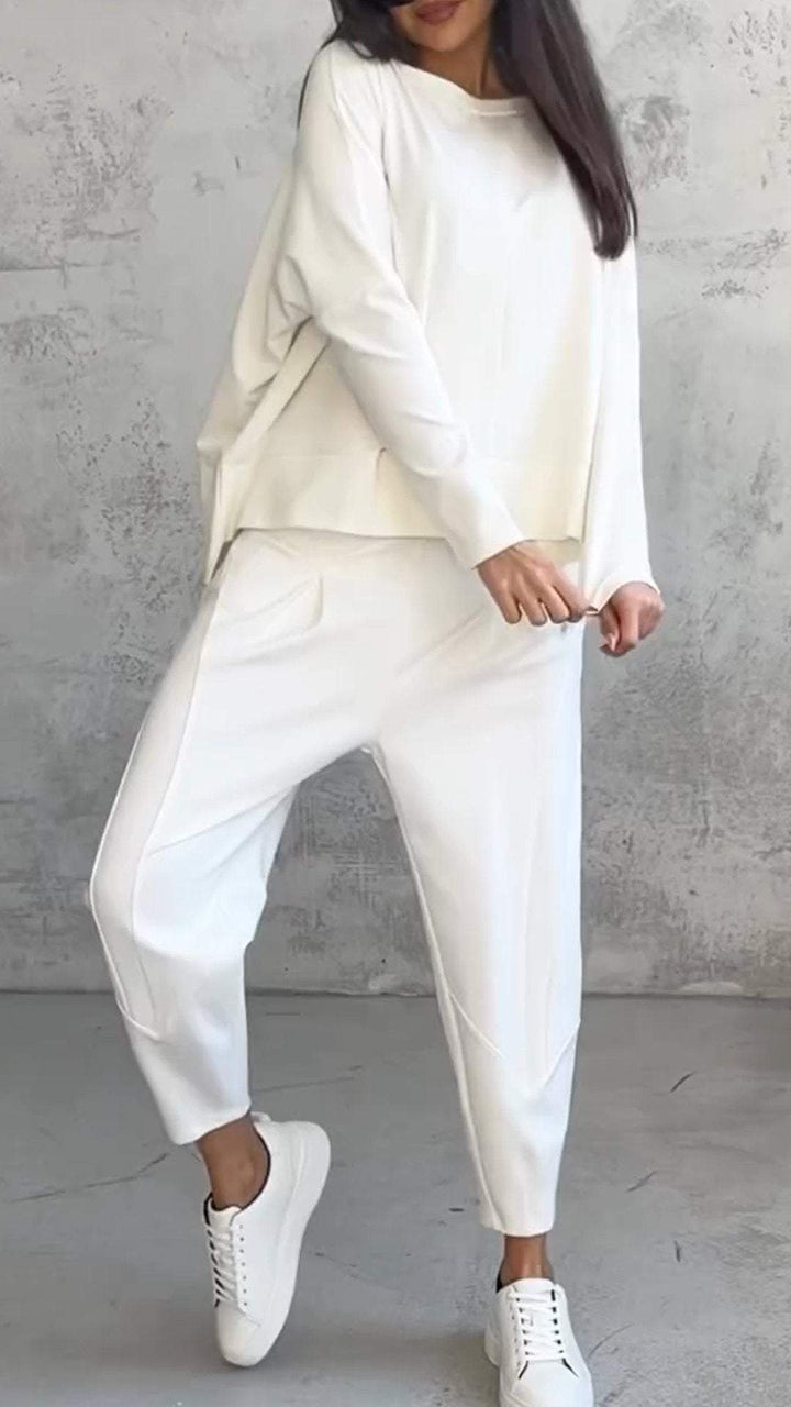 Dames Zomeroutfit: shirt met lange mouwen en broek in een strak design, casual en stijlvol, ideaal voor vrije tijd en de zomer.