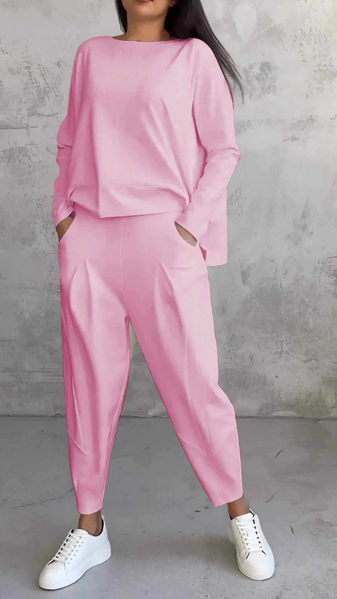 Dames Zomeroutfit: shirt met lange mouwen en broek in een strak design, casual en stijlvol, ideaal voor vrije tijd en de zomer.