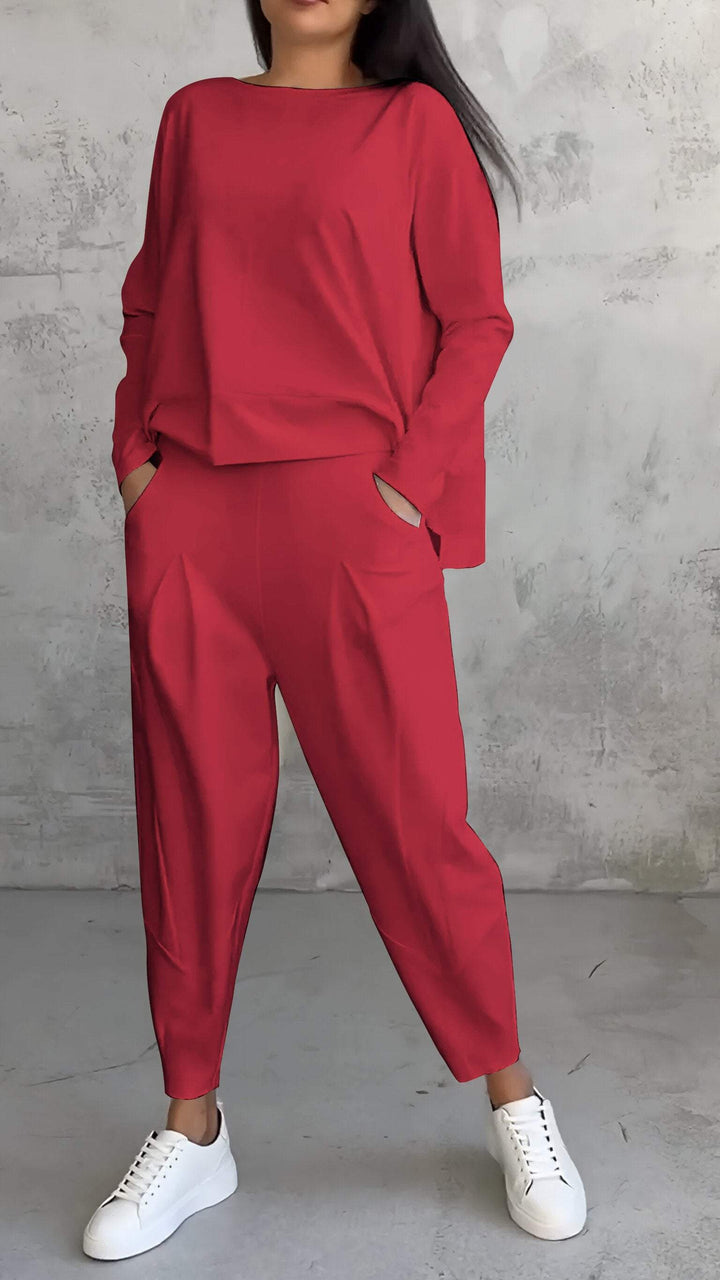 Dames Zomeroutfit: shirt met lange mouwen en broek in een strak design, casual en stijlvol, ideaal voor vrije tijd en de zomer.