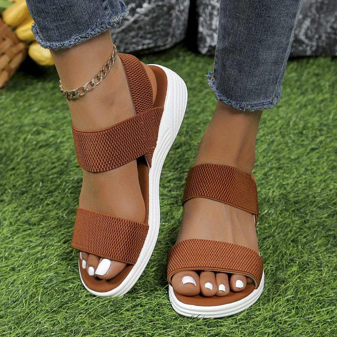 Dames stretch sandalen, elegant en lichtgewicht, in bruin bovenmateriaal. Modieus en comfortabel ontwerp.