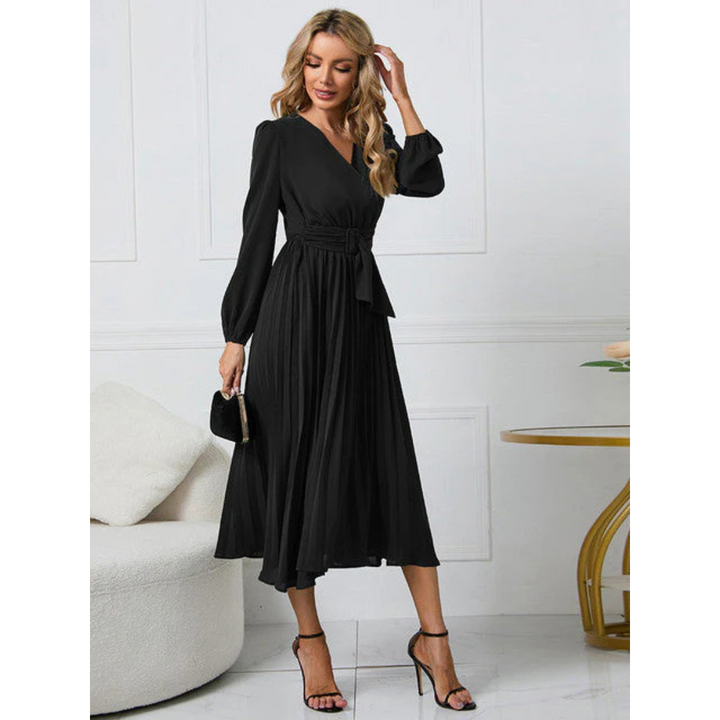 Dames V-hals jurk met plooien en tailleband, midi-lengte, voor een stijlvolle, vrouwelijke en elegante look, verkrijgbaar in diverse kleuren.
