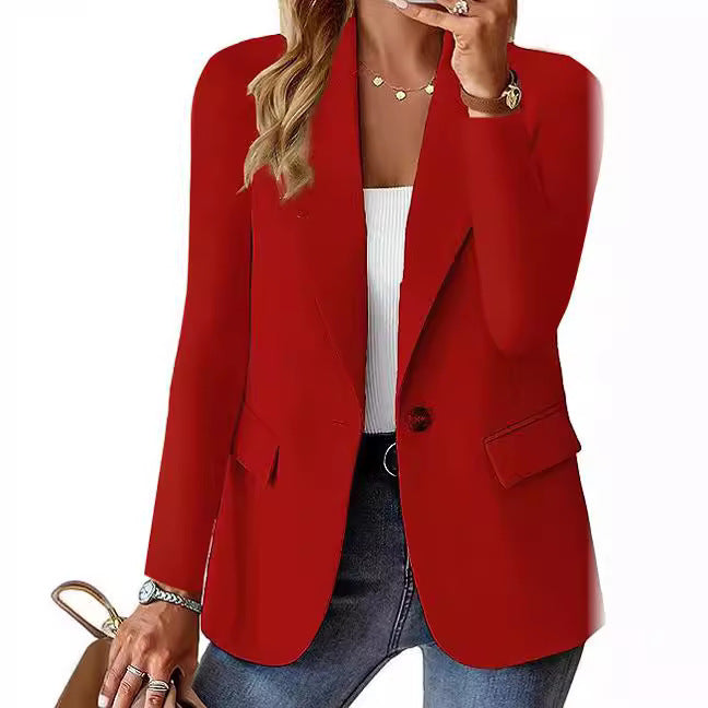 Voorkant damesblazer: elegant, modern, discrete knoop, praktische zakken, tijdloze stijl.
