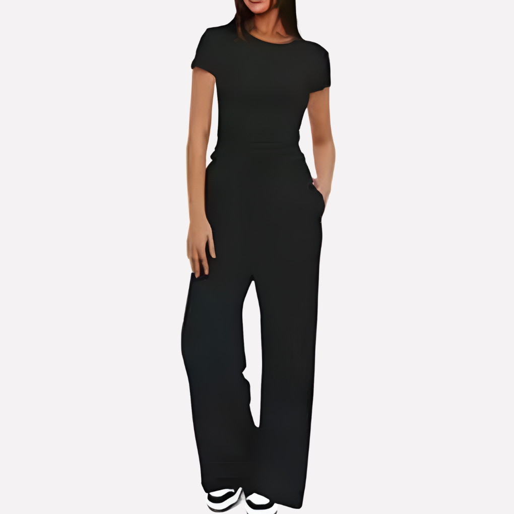 Casual dames tweedelige lounge set, perfect voor zomerse dagen. Modieus huispak met croptop en wijde pijpen.