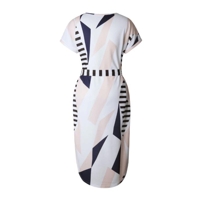 Comfortabele asymmetrische dames printjurk, midi-lengte, met tailleband en V-hals. Trendy casual look.
