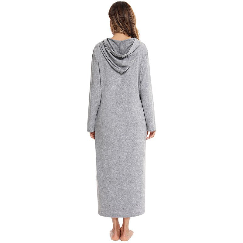 Elegante dames badjas met capuchon en rits, perfect voor loungewear en welzijn thuis.