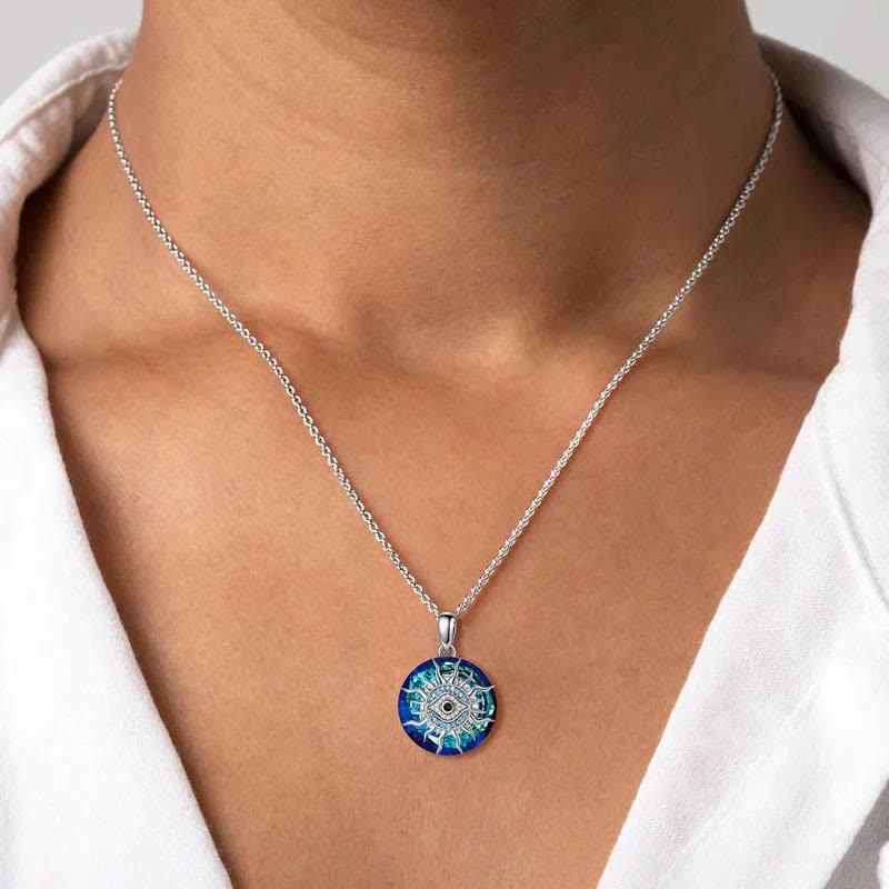 Elegante boze oog halsketting voor dames, een beschermend en stijlvol sieraad.
