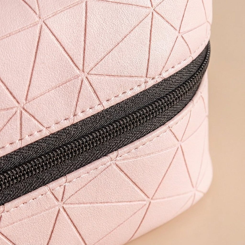 Stijlvolle roze dames toilettas, ClearVogue design, perfect als reistas voor al je cosmetica en accessoires.