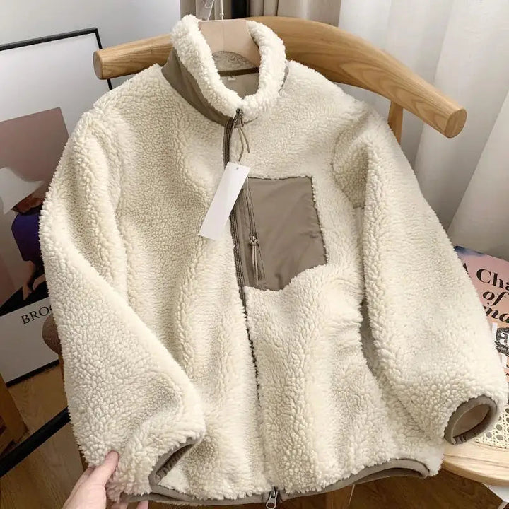 Comfortabel warm damesjack voor herfst en winter, met handige rits, casual stijl.