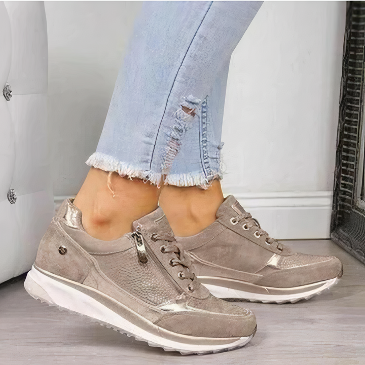 Stijlvolle dames sneakers met vetersluiting en rits; modieus en lichtgewicht voor elke casual outfit.