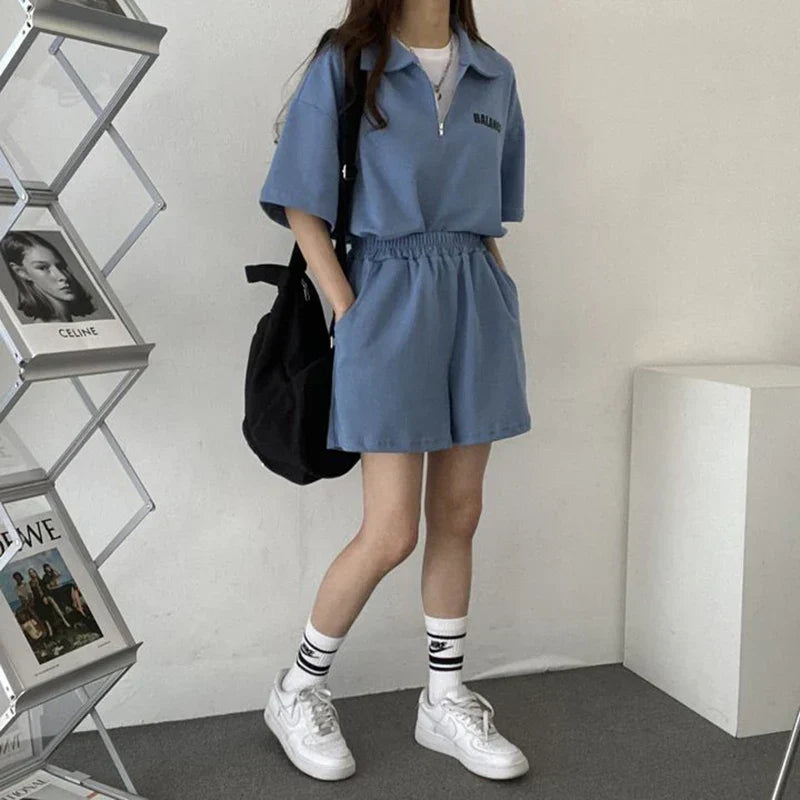 Lichtgewicht tweedelige dames zomer set. Comfortabele shorts en t-shirt voor warme dagen en reizen.