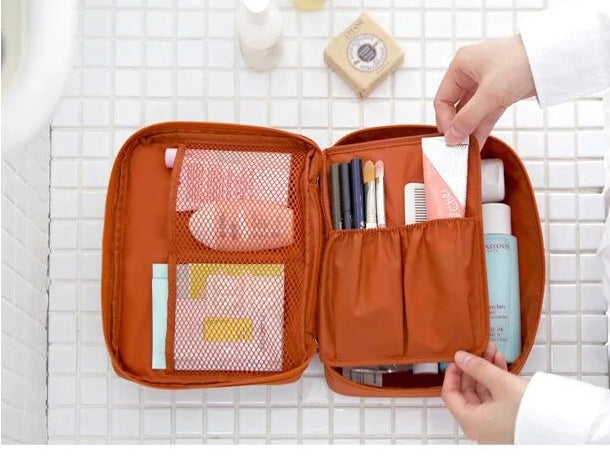 Waterdichte make-up organizer voor dames. Perfect voor reizen, houdt cosmetica veilig en droog.