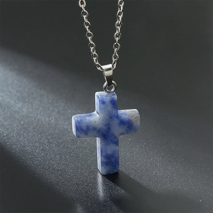 Seraphina edelsteen kruis ketting, stijlvol en spiritueel voor elke vrouw.