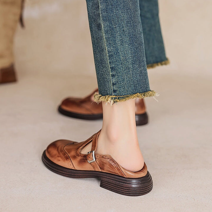 Klassieke Mary Jane platform schoenen in bruin, perfecte hakken voor formele dames.