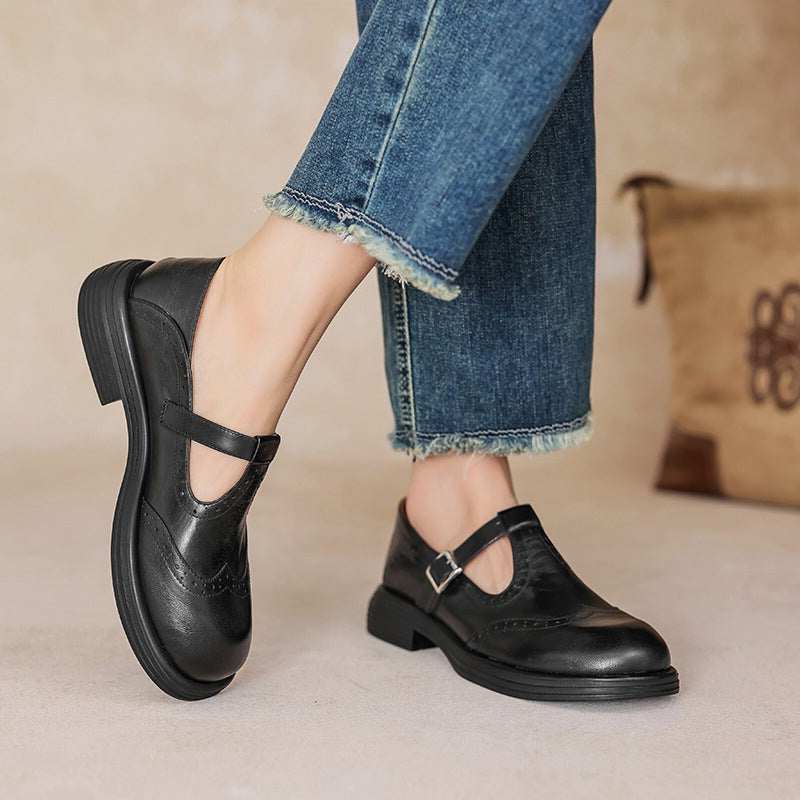 Comfortabele bruine Mary Jane schoenen met elegante T-band en stevige platformhak.