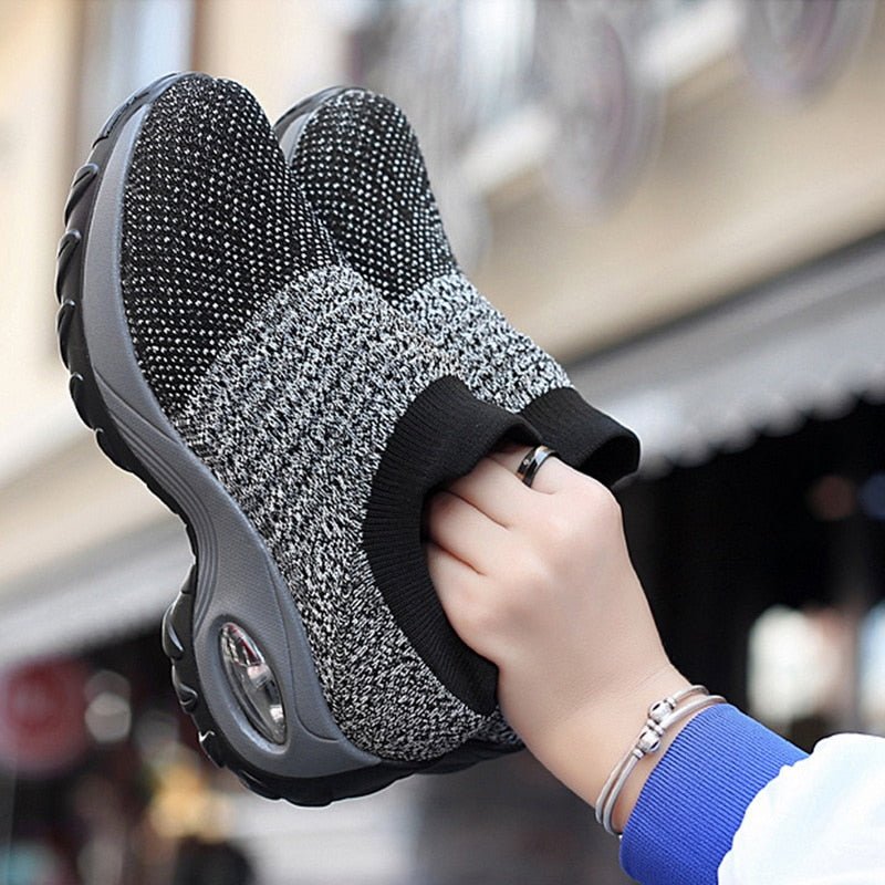 Emmie dames sneakers met ademend mesh en orthopedische zool. Ideaal voor dagelijks loopcomfort en stijl.