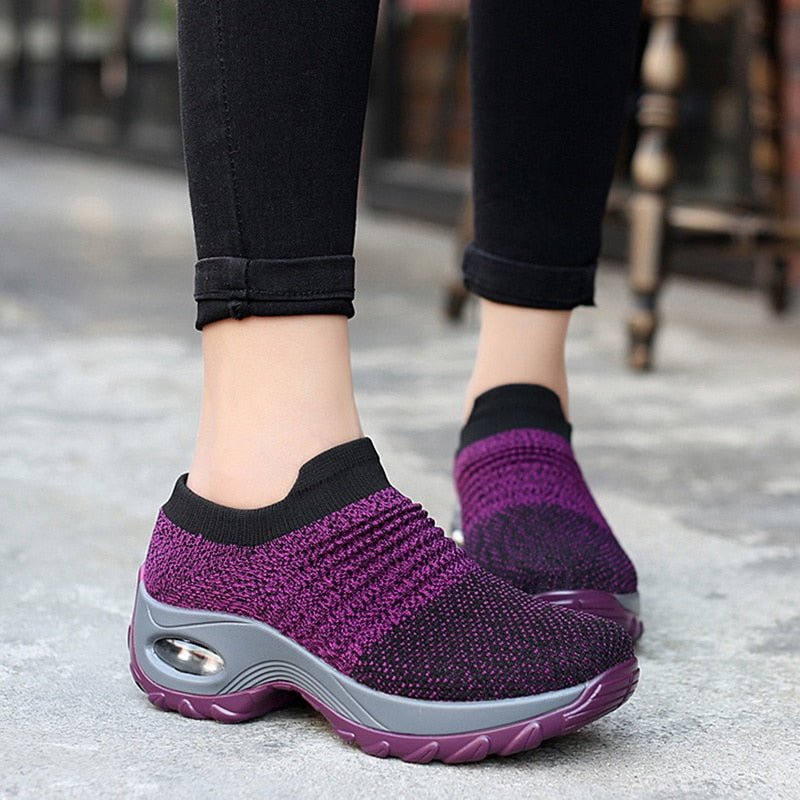 Modieuze Emmie sneakers voor dames. Ademend materiaal en orthopedische ondersteuning voor comfortabel lopen.