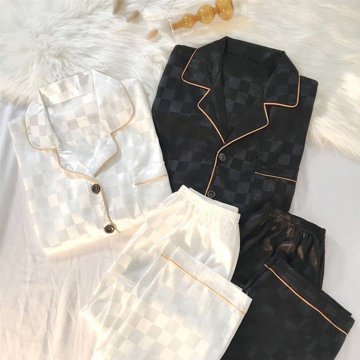 Heerlijk zachte SleepyPyjama™ set, perfect als nachtkleding en huispak voor dames en heren.